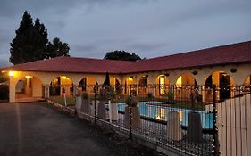 Captains Quarters Motor Inn